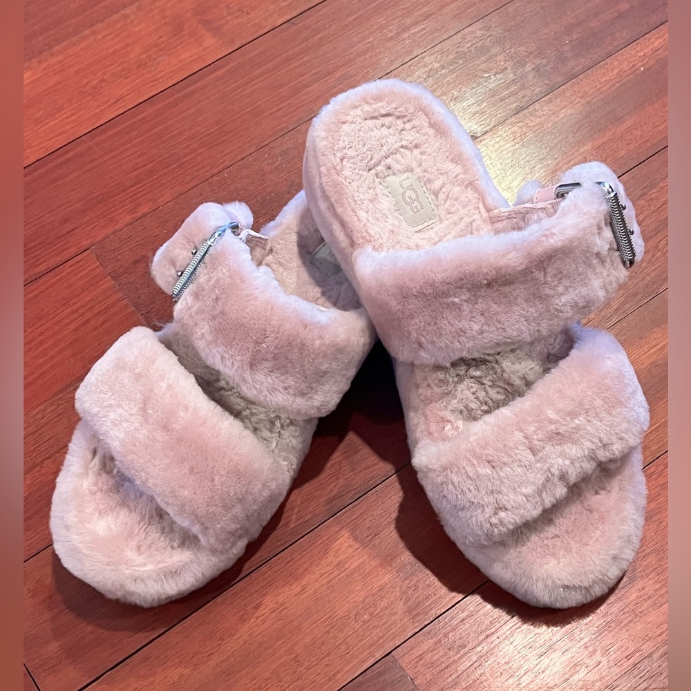 UGG FURRY SLIDES/SLIPPERS SIZE 10 BABY PINK - Picture 2 of 6